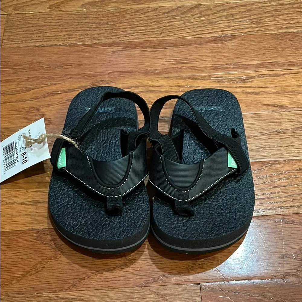 Sanuk Black Flip Sandals with Green Logo Accent Yoga Mat II Flip Flop in Ebony – Flipflops & Whatnots main image 4